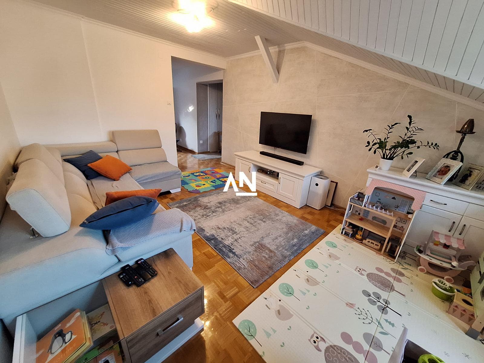 IMG-1fcf393a2e9d8480f29f1b218fbd1280-V