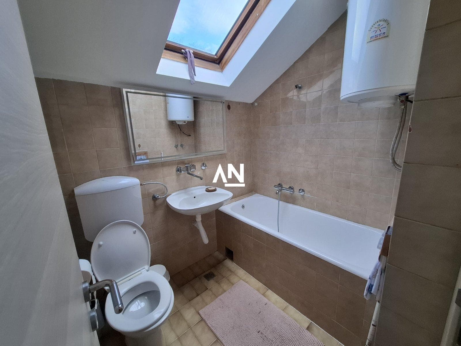 IMG-39b6f0a2be7fb925c5b2d71b02d77fd7-V