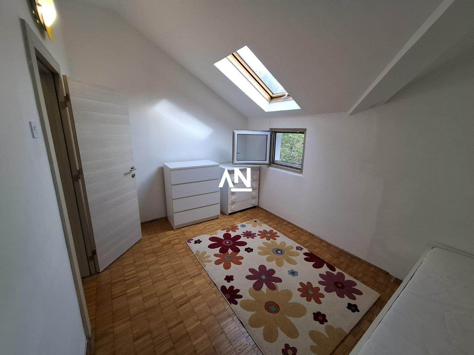 IMG-439d3ecb63df4d0375a8f0d8cf5dcc1e-V