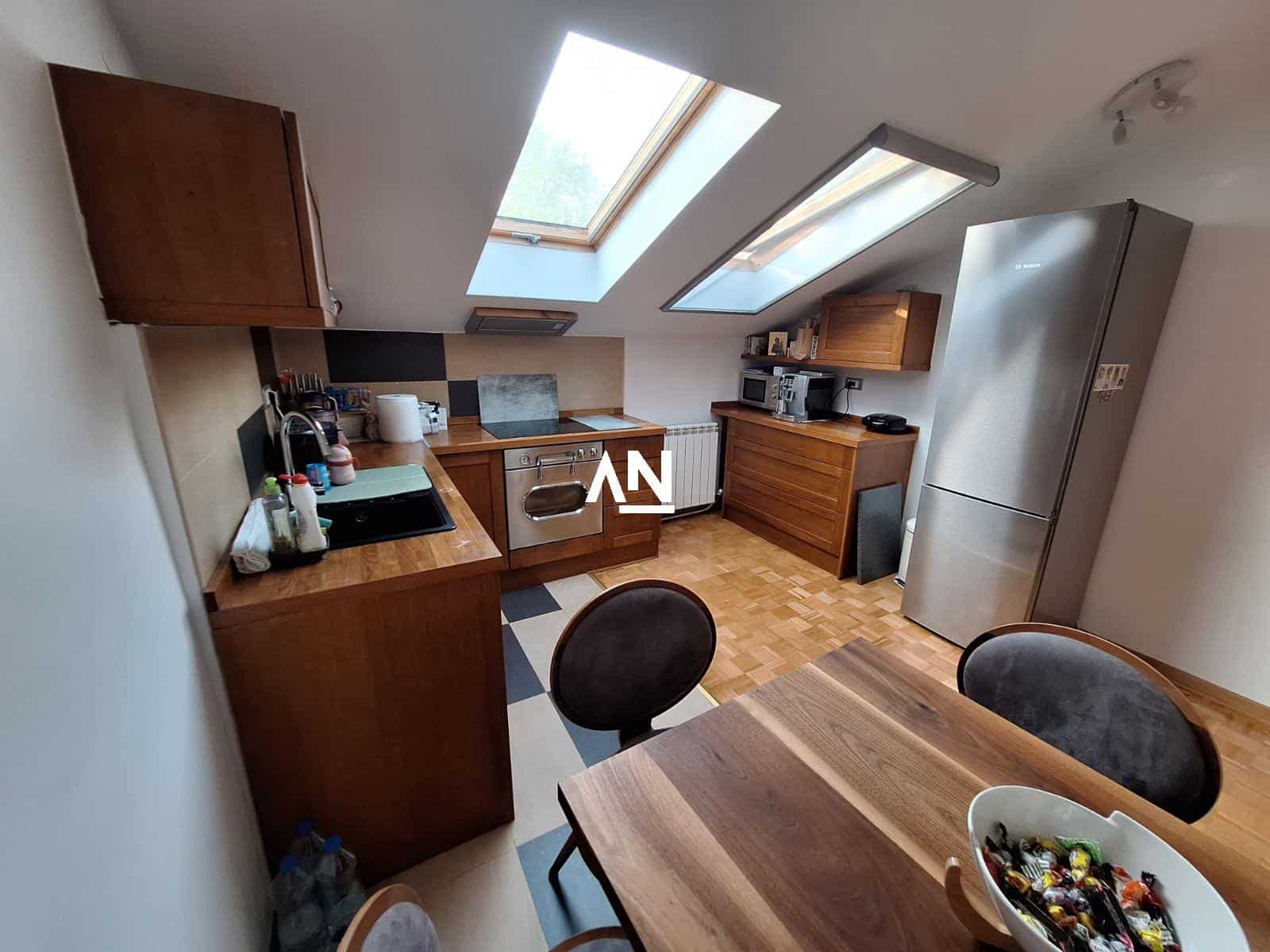 IMG-98e75d8949d839ef70cd0e2aff3c199c-V