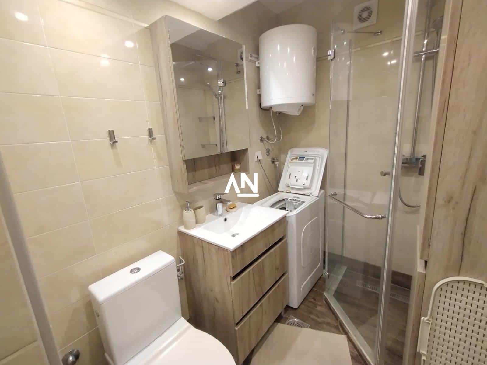 IMG-e08a816a8e9fbb90822280bc76b5d545-V