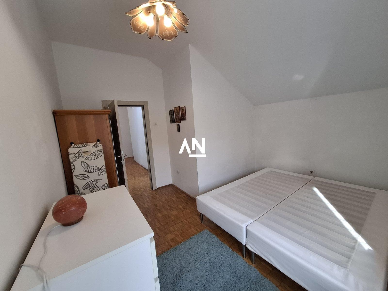 IMG-e98dea2df8099984068284a827e447d2-V