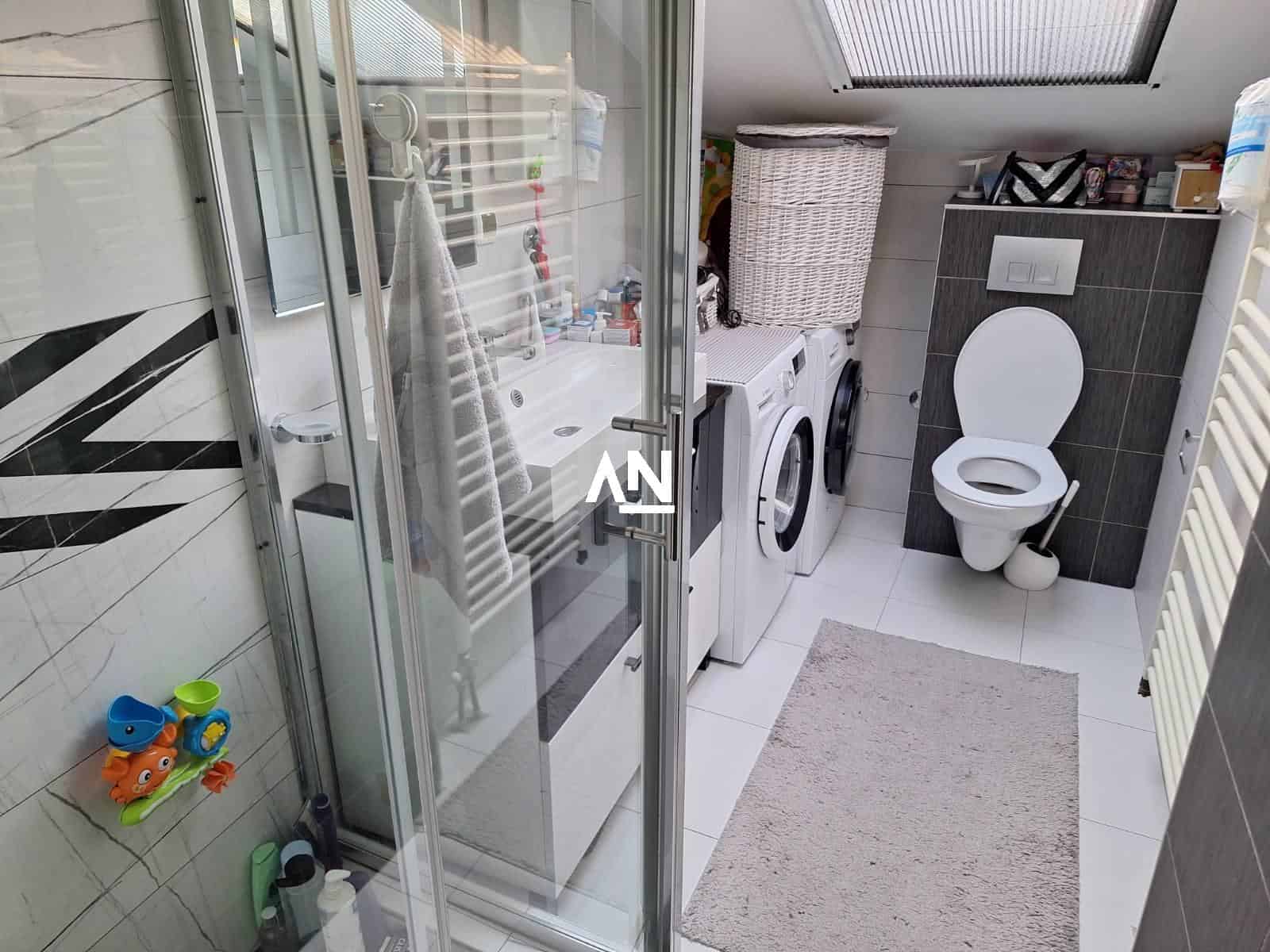 IMG-eefdd7688cef162699f1e99713bb8166-V