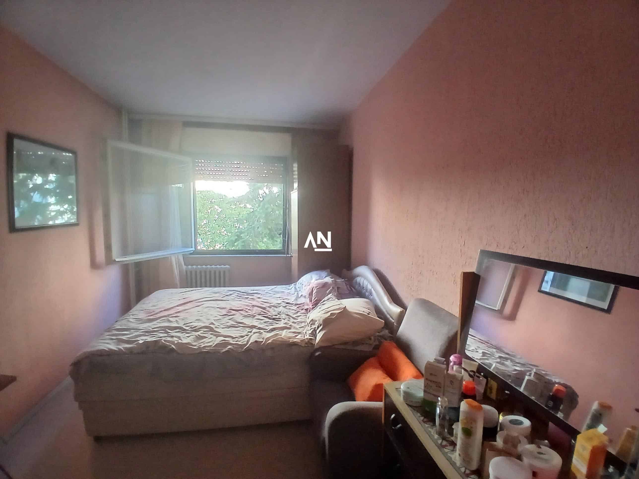 1000033168