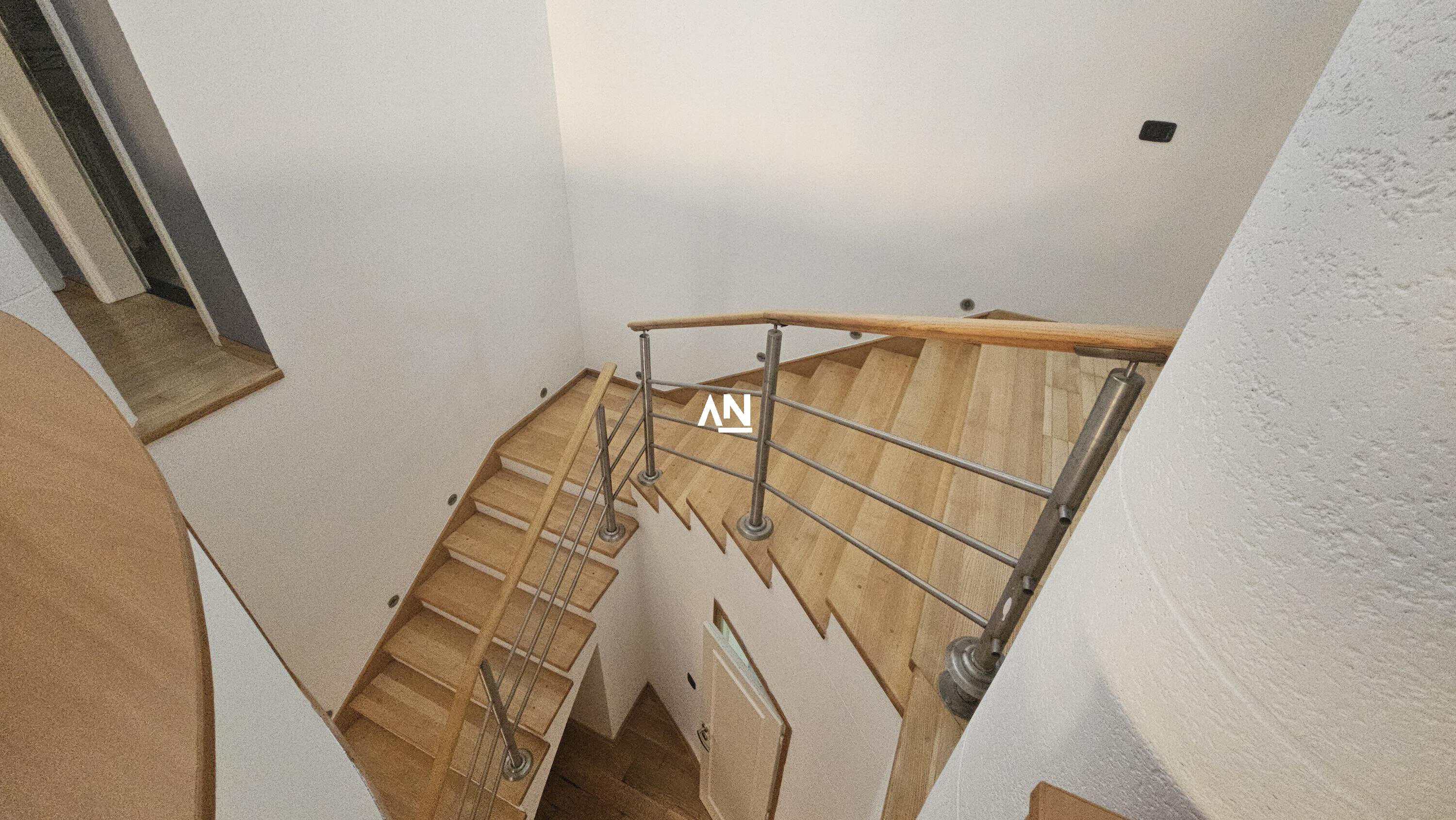 1000169548